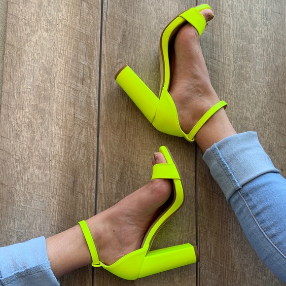 2 Left! Delicious Shiner Neon Ankle Strappy Heels - Picture 2 of 8